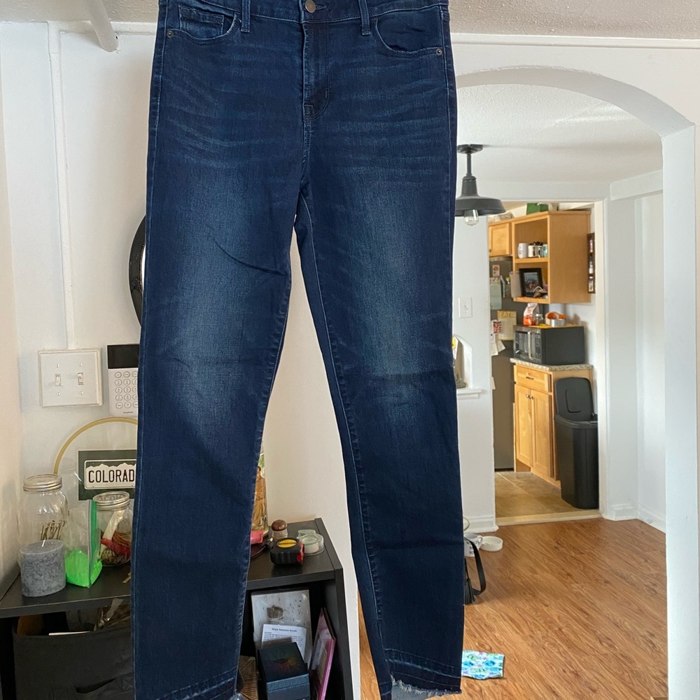 LIKE NEW ✨ tall raw hem jeans